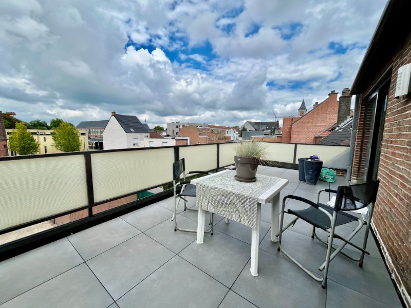 APPARTEMENT MET RUIM TERRAS, TWEE SLAAPKAMERS EN GARAGE foto 9