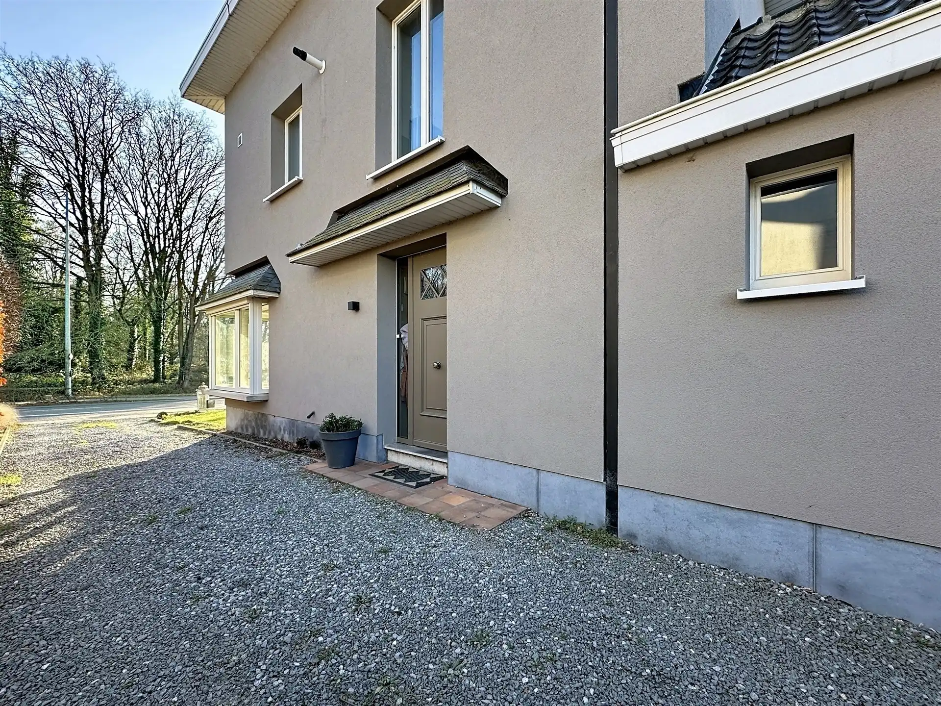 Half open bebouwing met 5 slaapkamers, garage en zicht op groen. foto 8