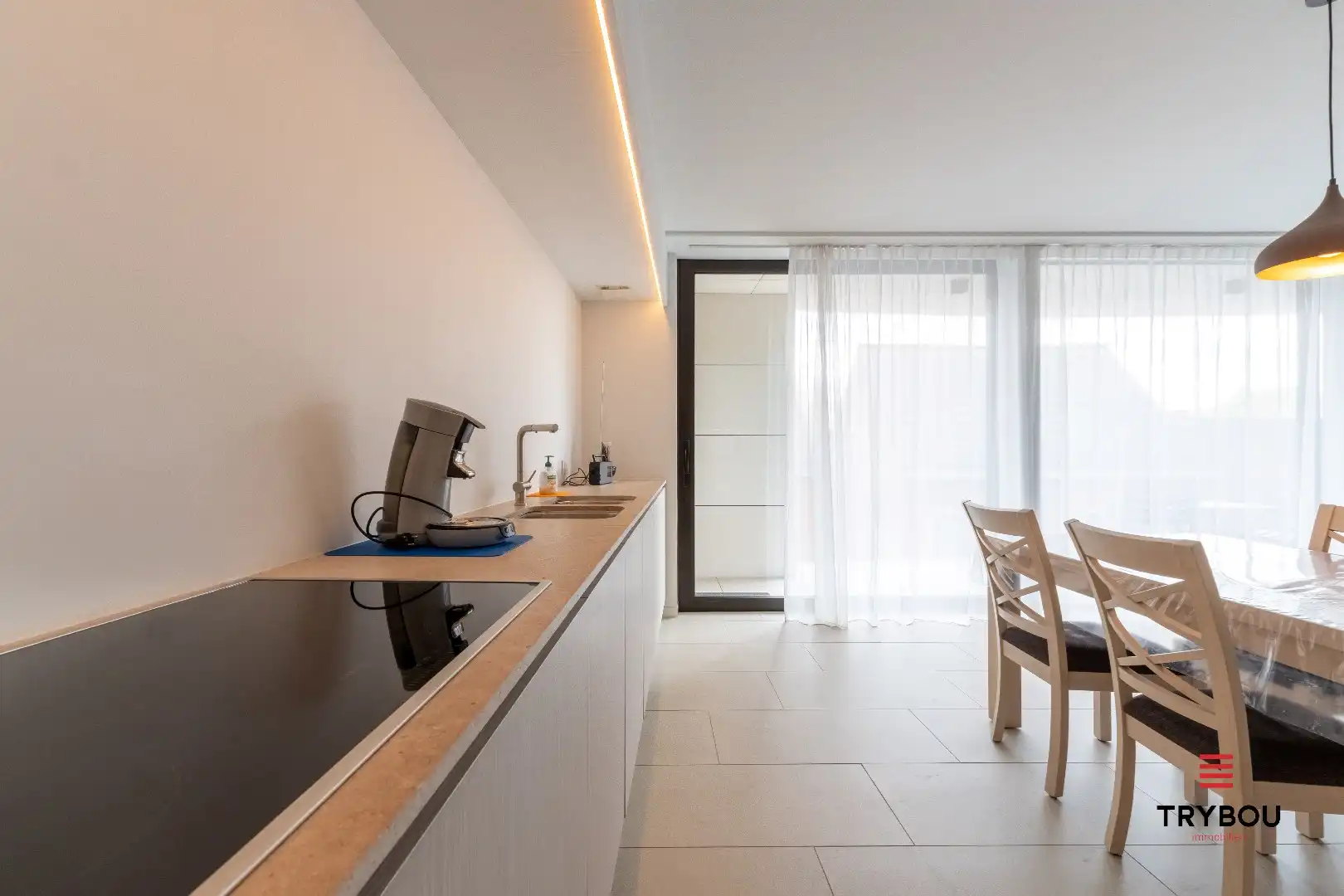 Appartement met 2 slaapkamers, garage en 2 staanplaatsen in Houthulst! foto 9