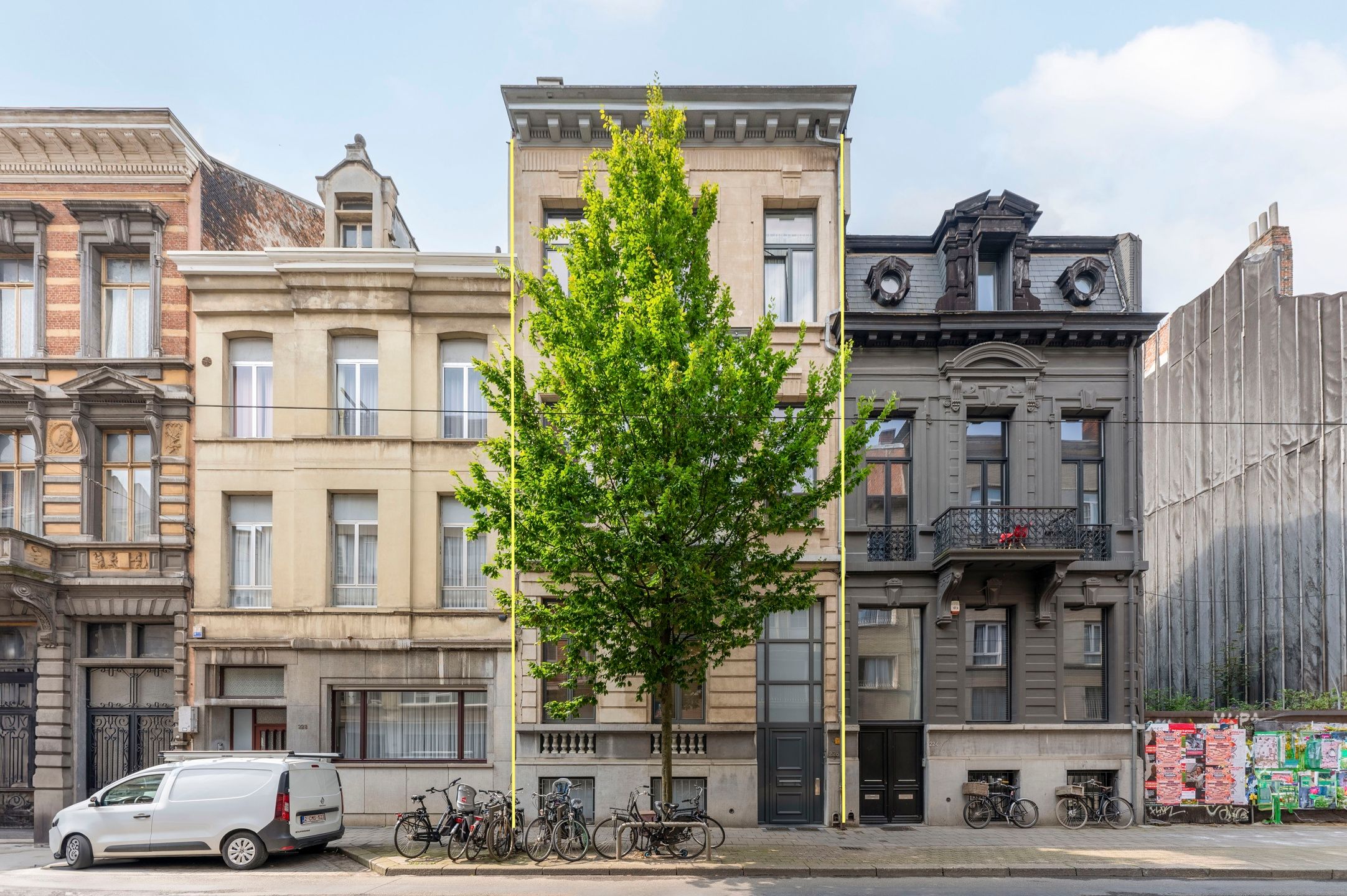 ANTWERPEN - Riant herenhuis met praktijkruimte en tuin foto 17