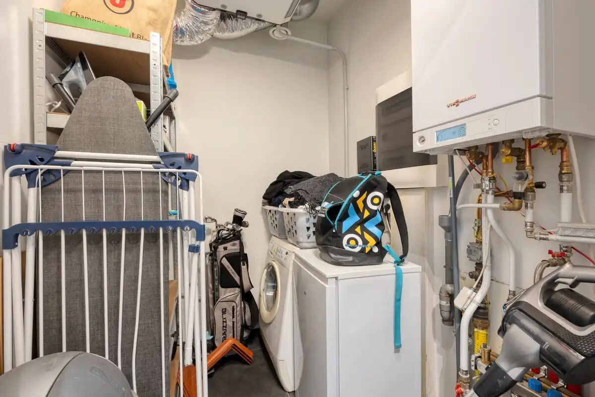 Stijlvolle cityflat met overdekt terras in hartje Hasselt – ideaal als starterswoning, pied-à-terre of investering foto 11