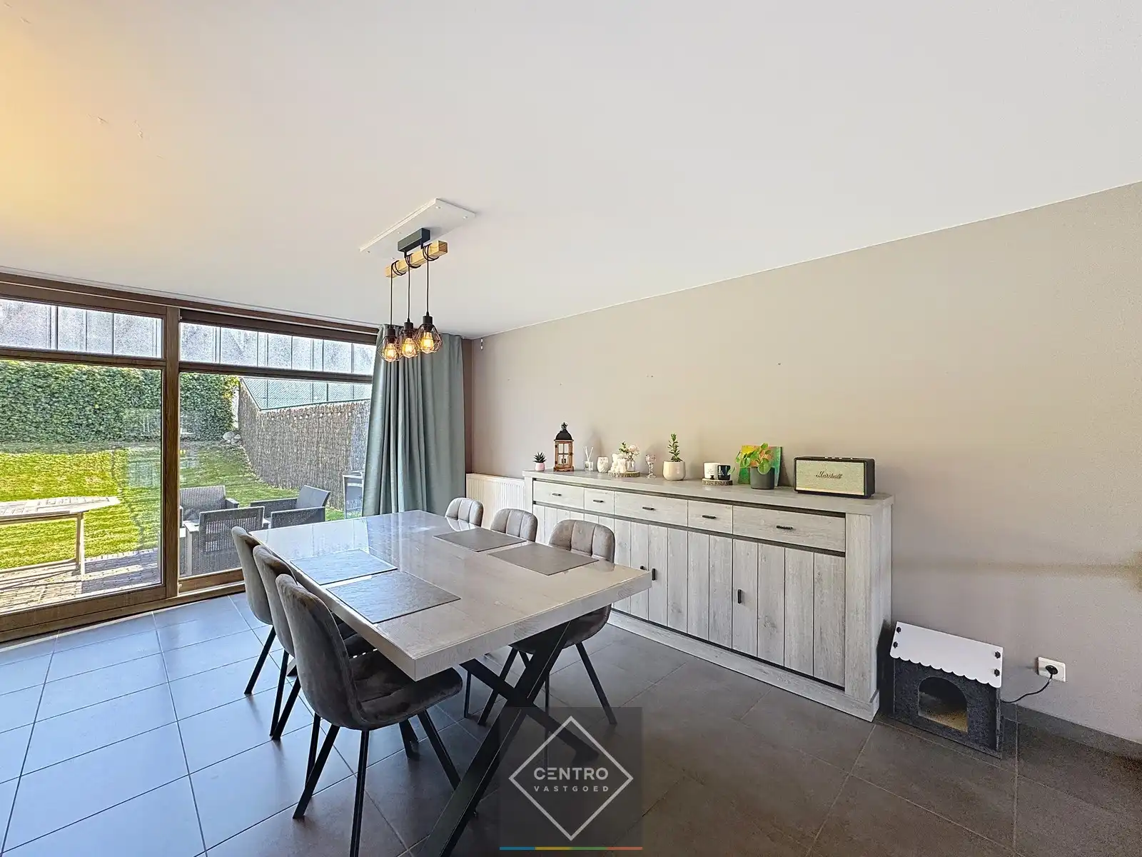 Leuke woning met alle COMFORT met 3 slpks, garage en ZUIDger. tuin! foto 4