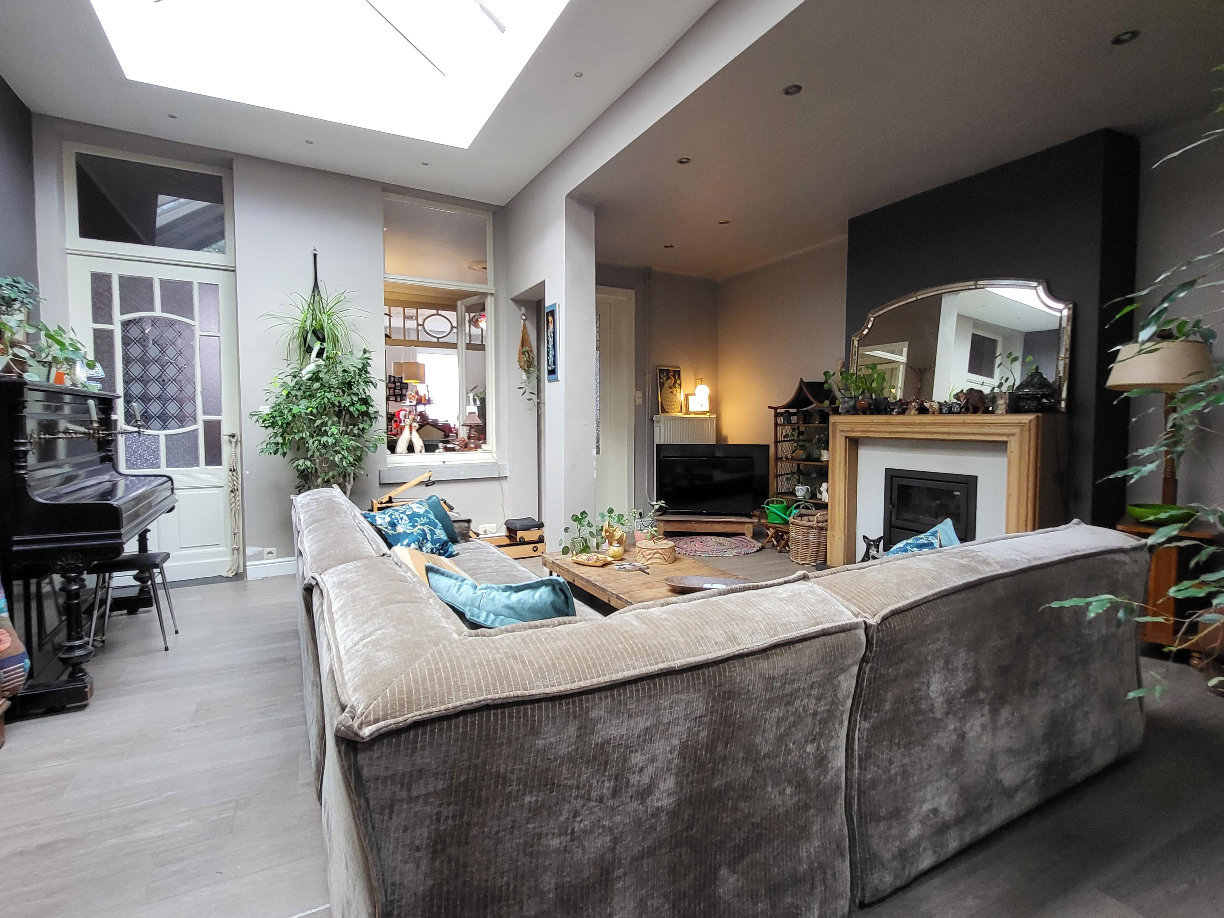 Prachtig gerenoveerde burgerwoning op wandelafstand van het centrum met zuidgerichte tuin.  foto 9