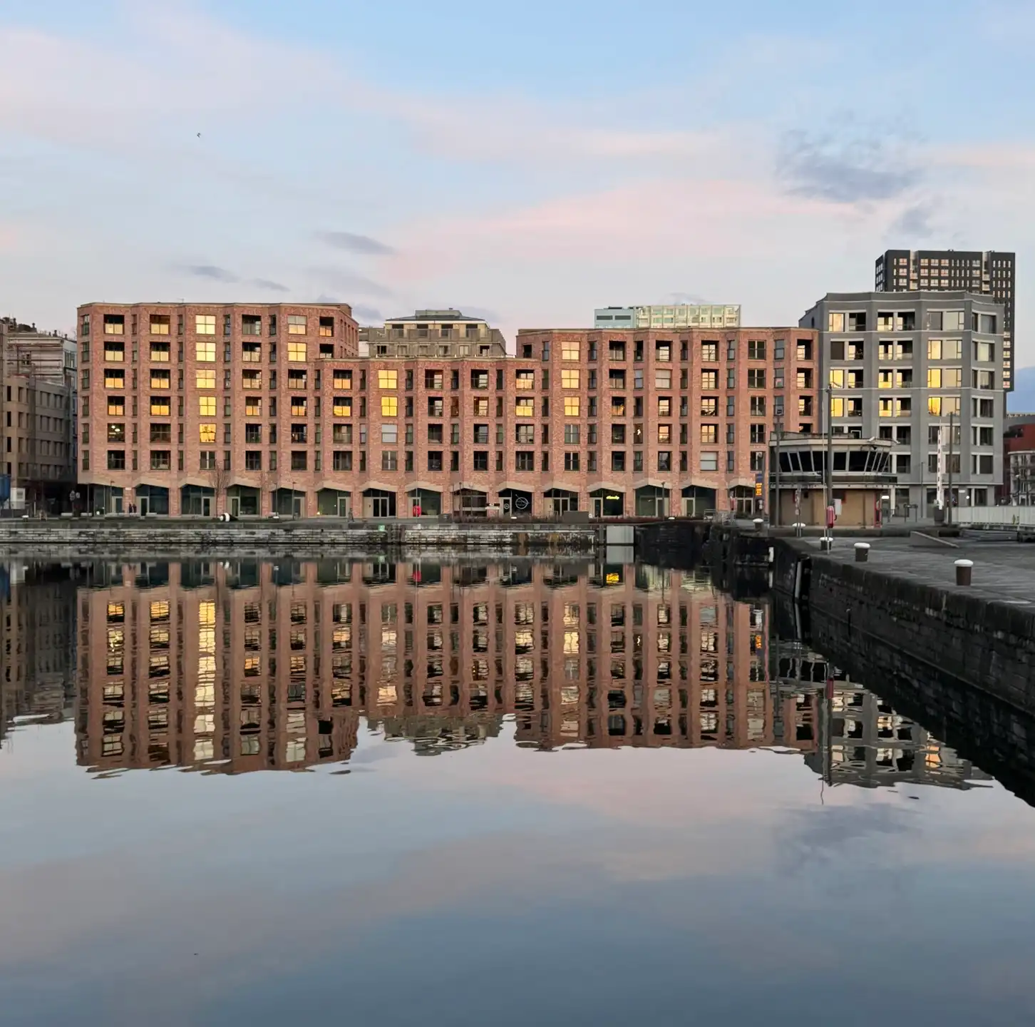 ANTWERPREN - Recent appartement met zicht op het water foto {{pictureIndex}}