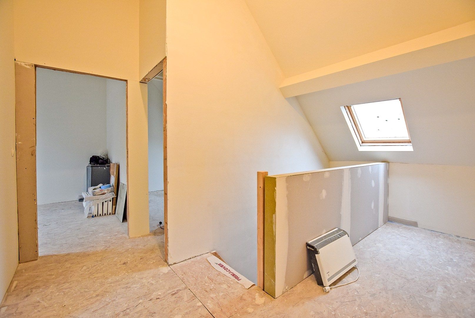 Unieke kans, afgewerkte woning met 4 slaapkamers en ruime tuin. foto 20