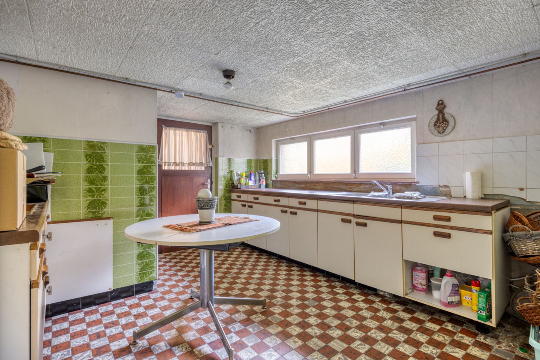 Charmante gezinswoning met 3 slaapkamers, 2 badkamers en ruime tuin op toplocatie. foto 36
