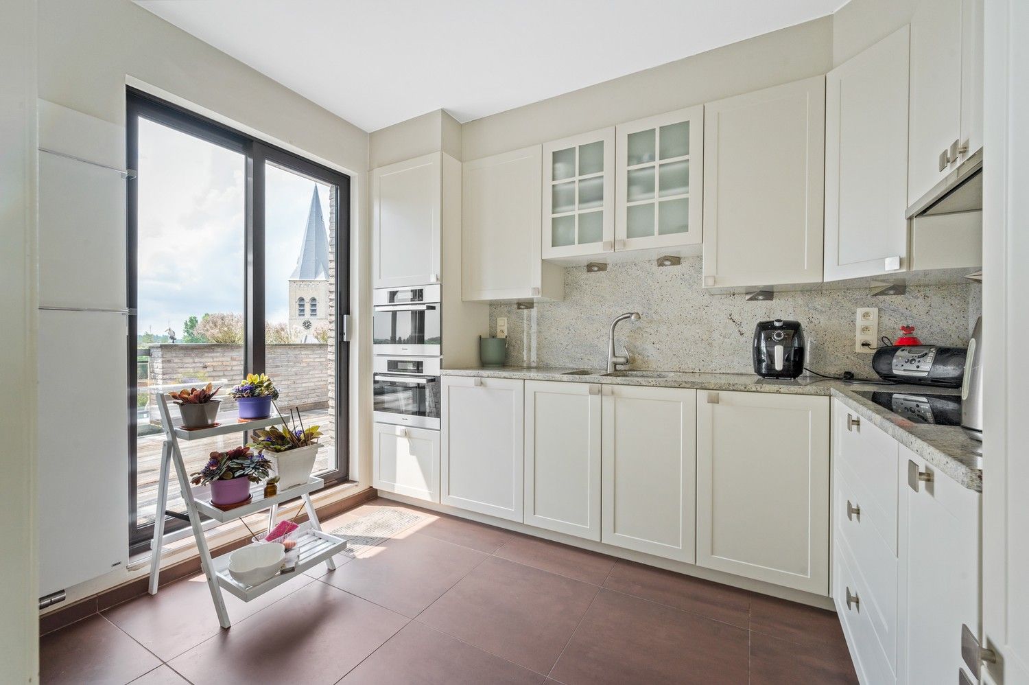 Prachtig verzorgd penthouse met 3 slaapkamers en 360° terras te Lier foto 3