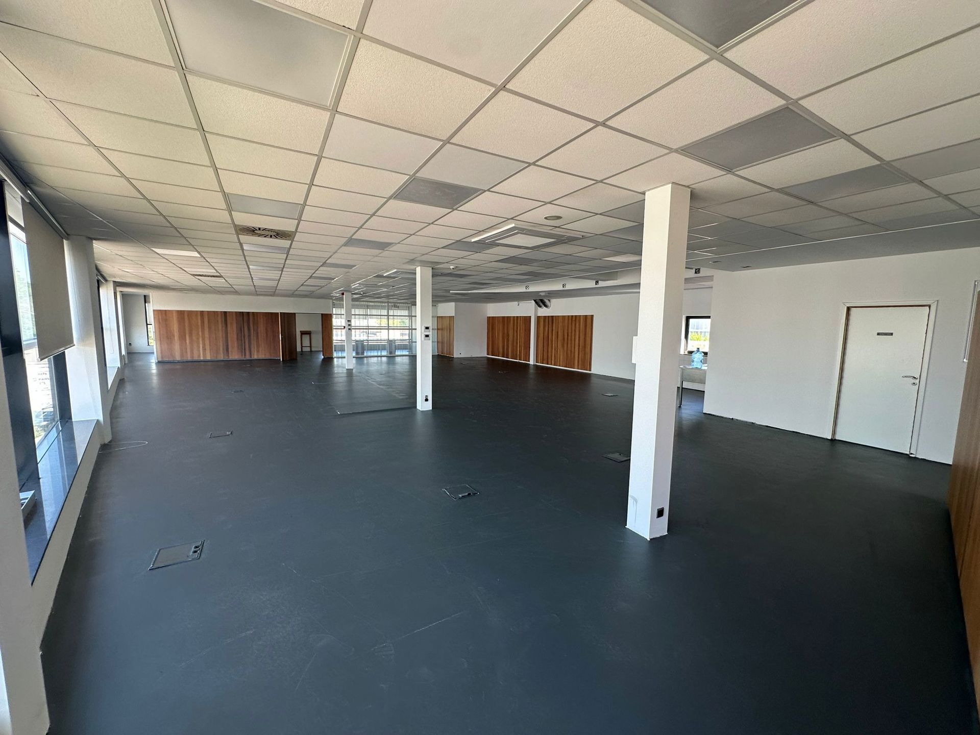 TE HUUR Bedrijfsgebouw te Wilrijk foto 8