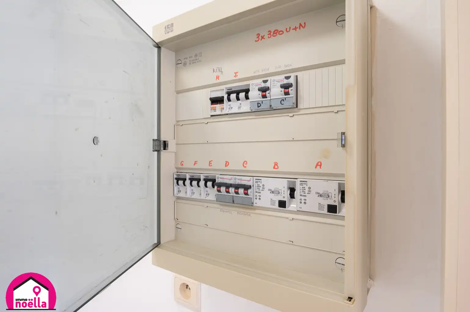 TE KOOP TE WESTENDE RUIM EN ZONNIG APPARTEMENT! foto 12