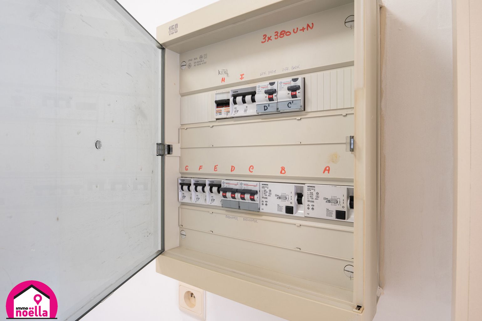 TE KOOP TE WESTENDE RUIM EN ZONNIG APPARTEMENT! foto 12