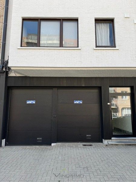 Te Koop – Gesloten Garagebox in Residentie Lantana, Knokke foto {{pictureIndex}}