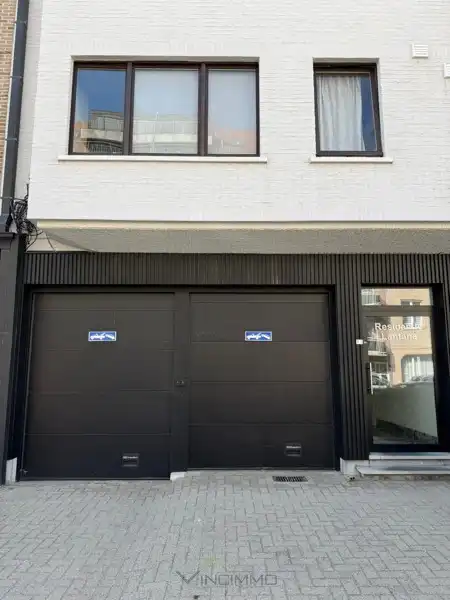 Te Koop – Gesloten Garagebox in Residentie Lantana, Knokke foto {{pictureIndex}}