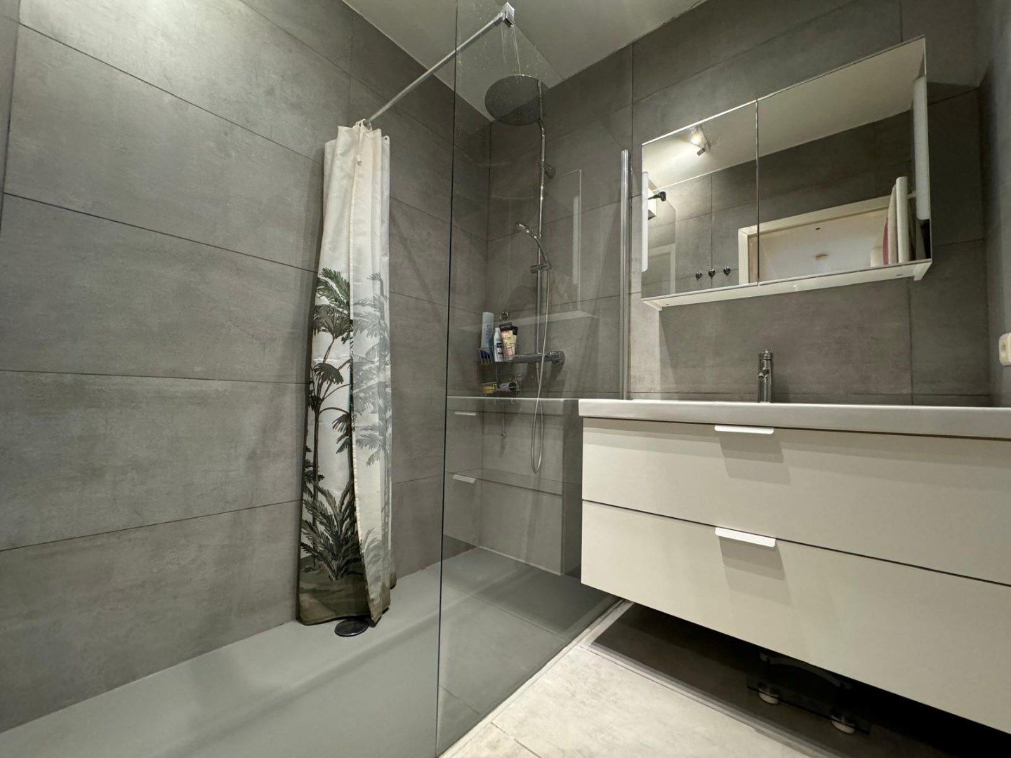 Op zoek naar een opbrengsteigendom met handelspand, 2 appartementen en 4 garages in hartje Merchtem? Welkom Home!  foto 16