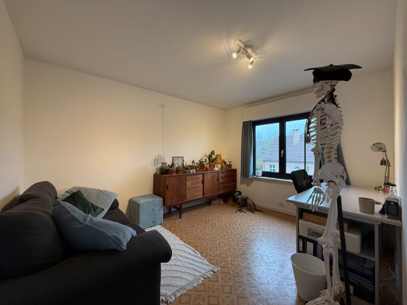 Instapklare halfopen woning met tuin nabij Sint-Pietersstation foto 12