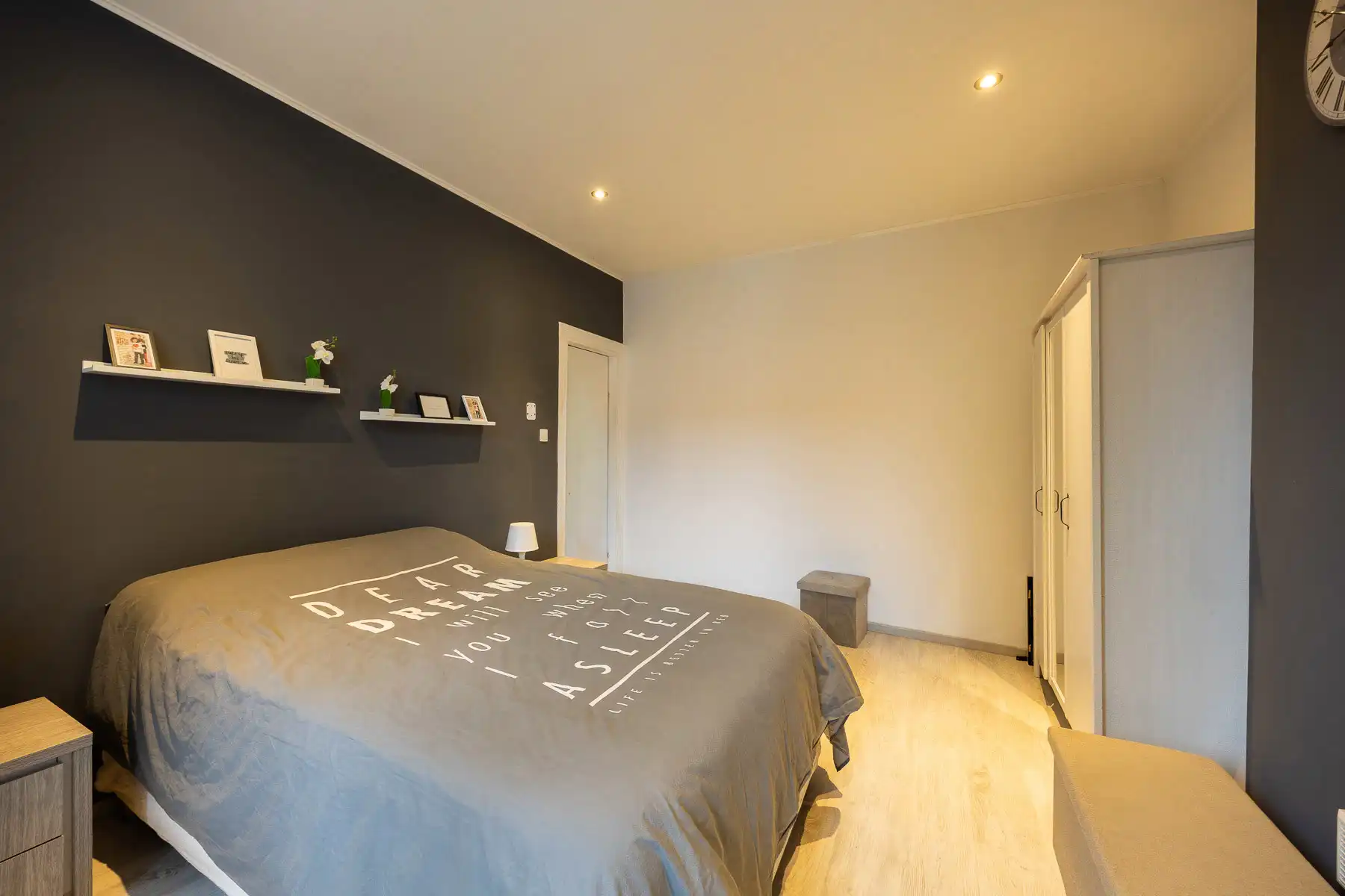 Gerenoveerd appartement met gezellig terras op toplocatie foto 18