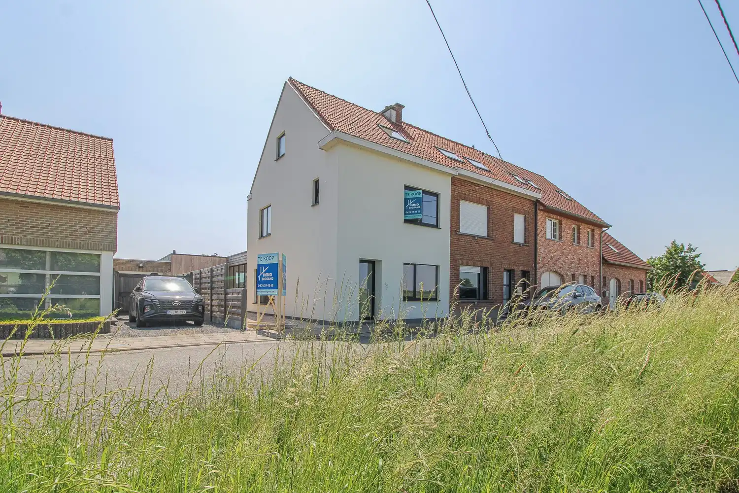 Volledig vernieuwde woning met gloednieuwe aanbouw met 3 slaapkamers, diepe oprit en tuin foto 5