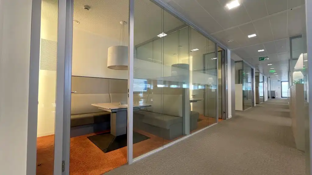 Instapklare kantoren te huur aan Stadspark in Antwerpen foto 4