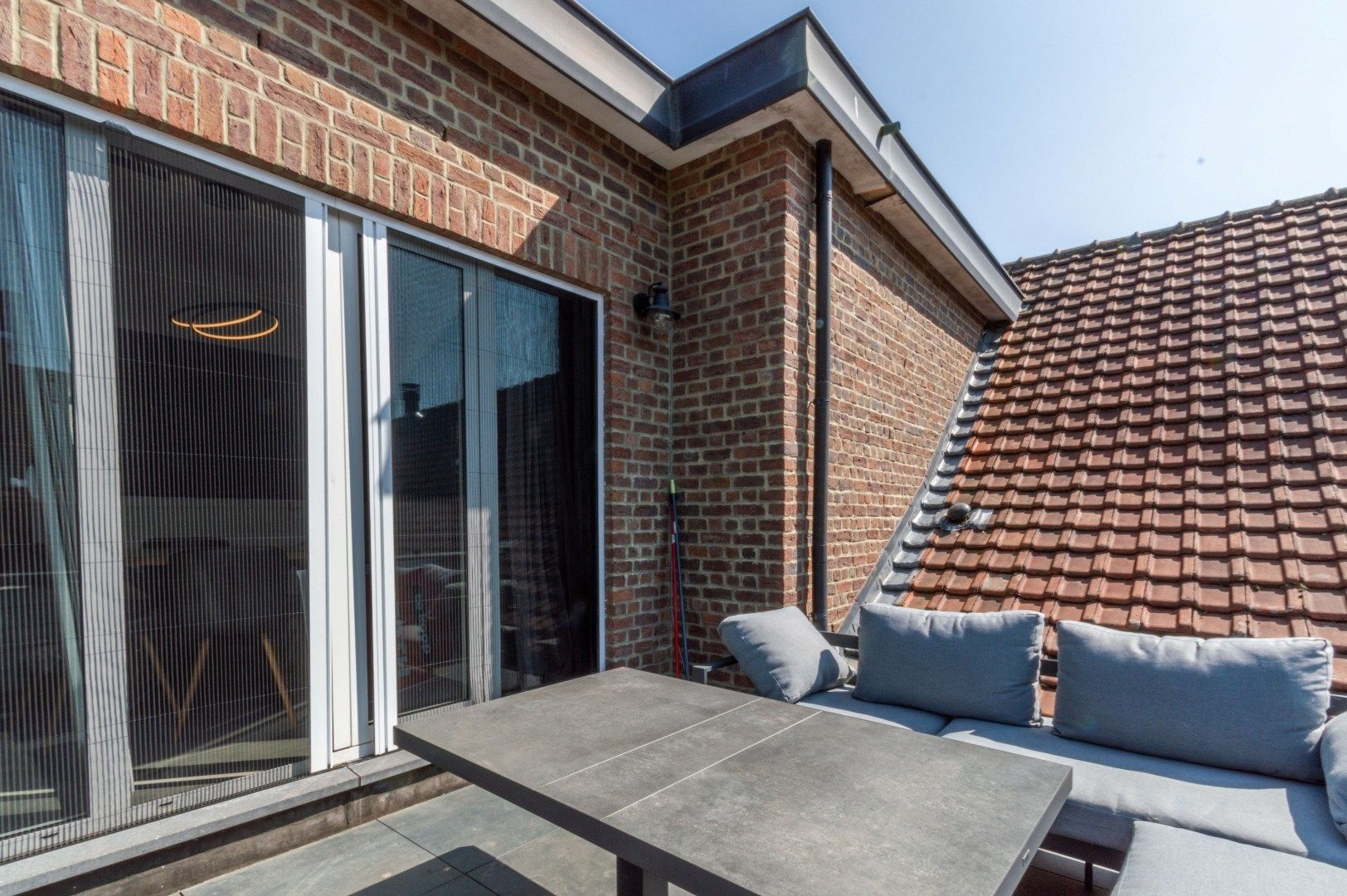 INSTAPKLAAR APP MET 1 SLP + BUREAU & GARAGEBOX ! foto 11