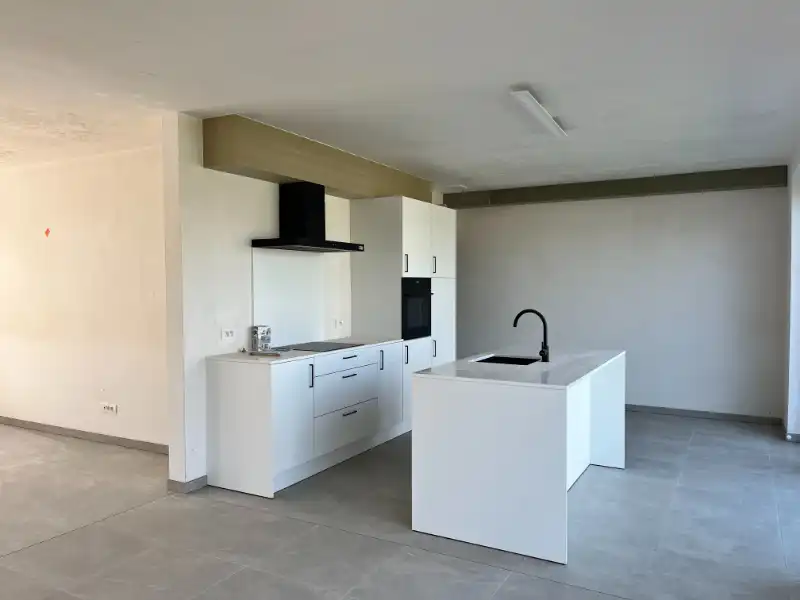 Halfopen woning met 3 slaapkamers en garage foto 10