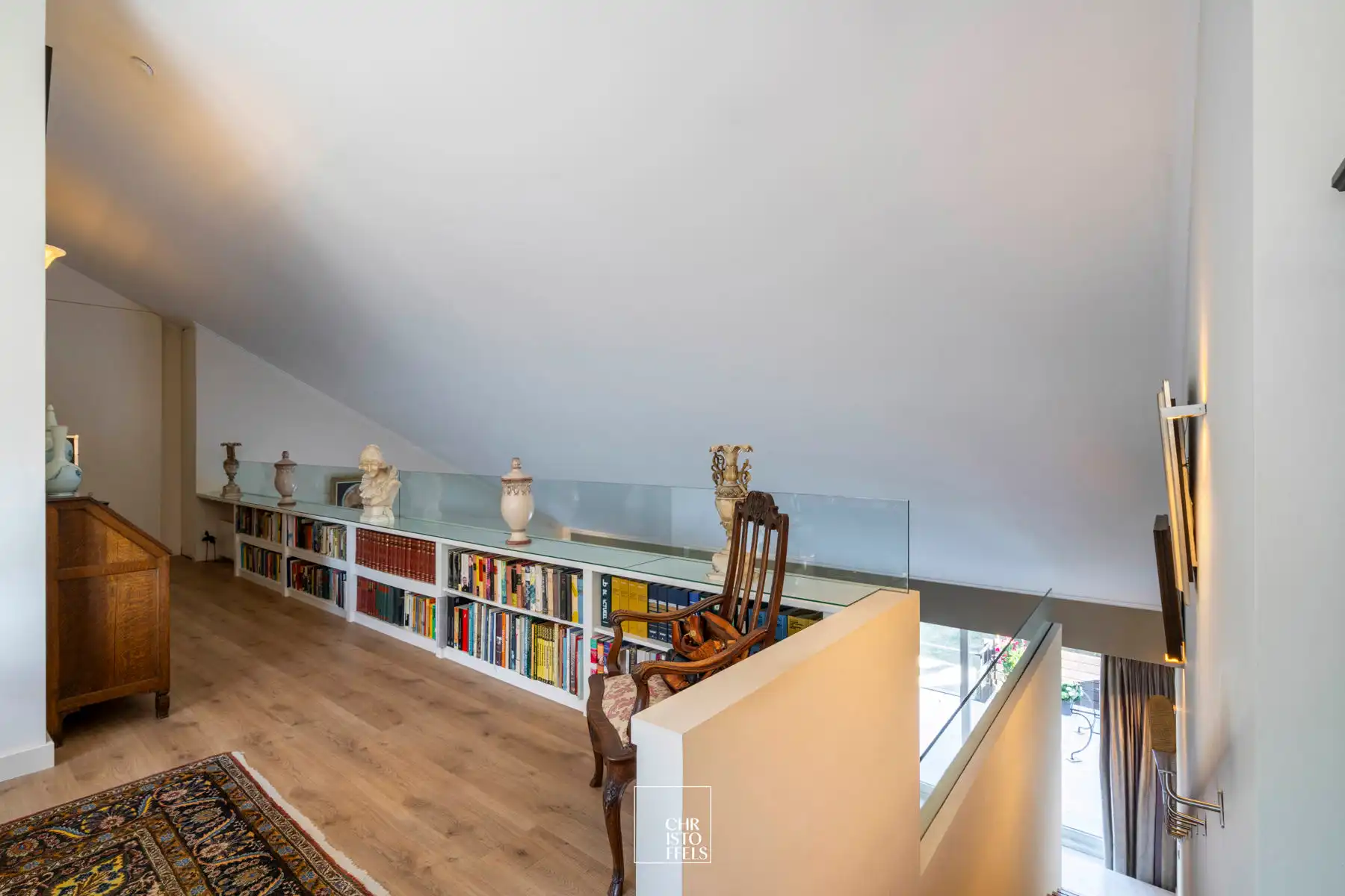 Riant penthouse (310m²) in een groene parkomgeving nabij Maastricht! foto 16
