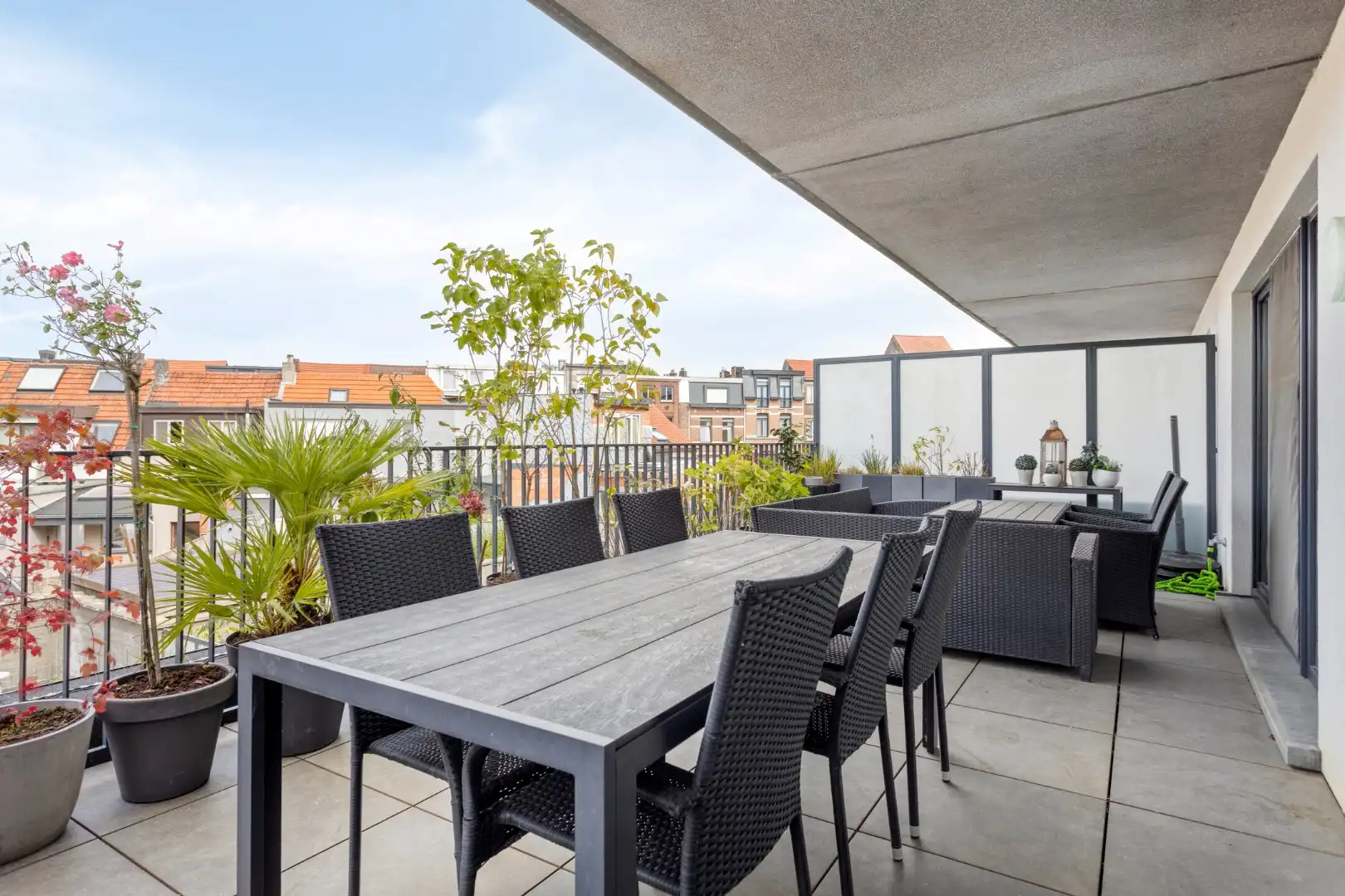 Instapklaar 1 slpk appartement met terras en garage foto 16