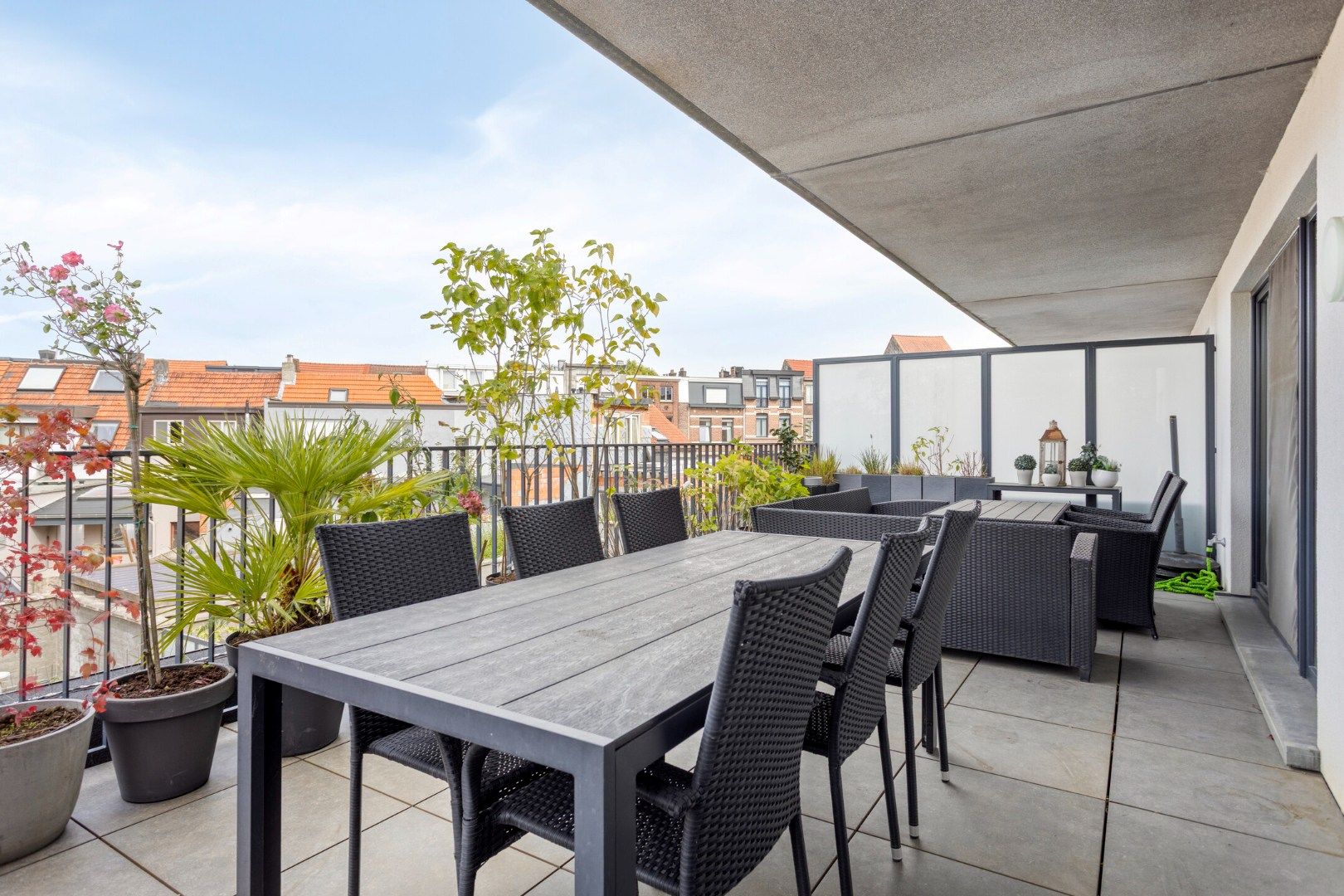 Instapklaar 1 slpk appartement met terras en garage foto 16