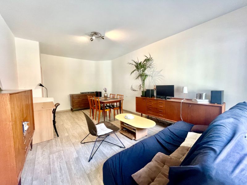 INSTAPKLAAR TWEESLAAPKAMER APPARTEMENT TE HUUR IN HARTJE GENT foto 3