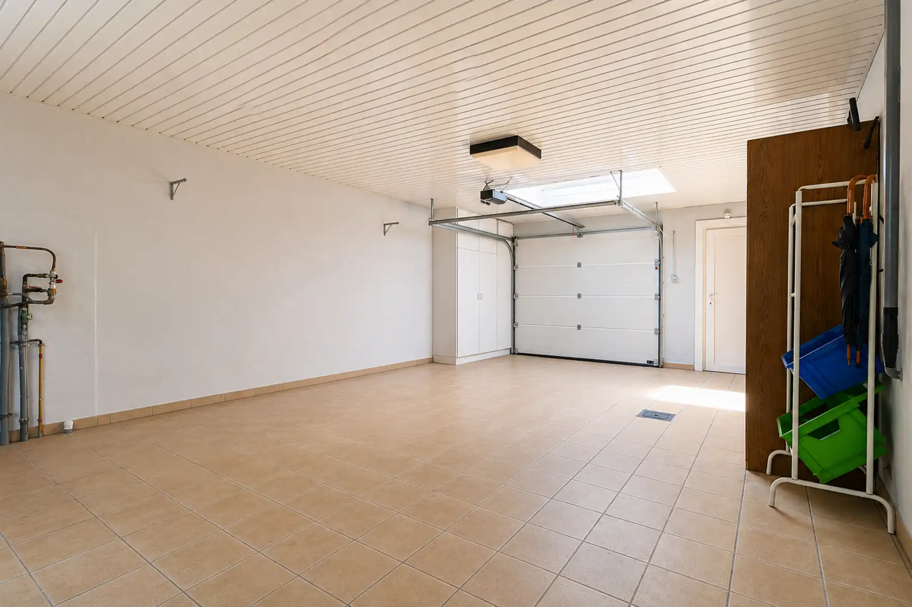 Verrassend ruime bungalow met 133 m² bergzolder foto 8