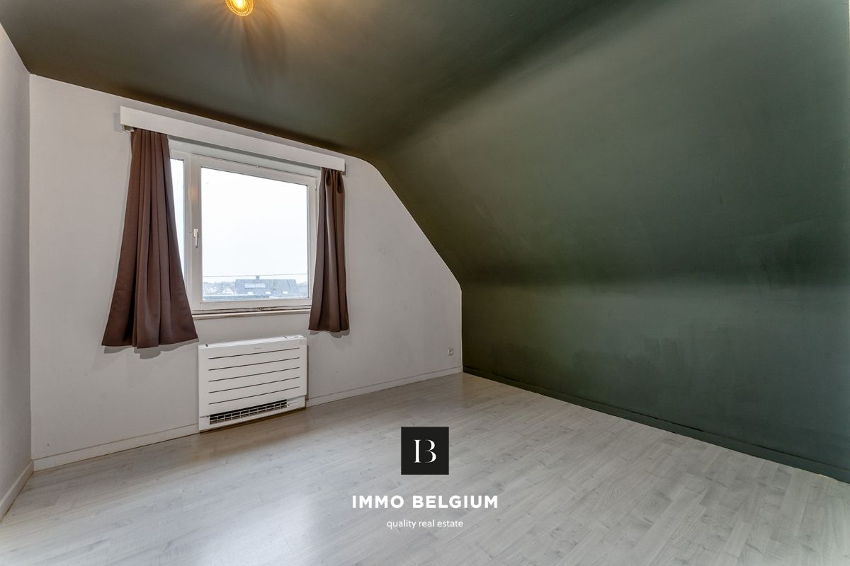 Halfopen, deels gerenoveerde woning op rustige locatie vlak bij zee foto 15