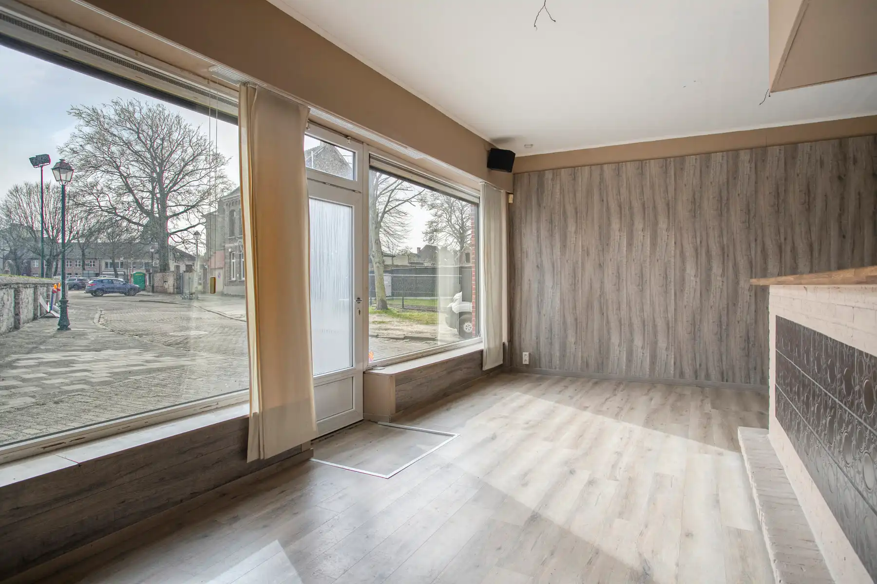 Handelspand / woning in het centrum van Schellebelle foto 4