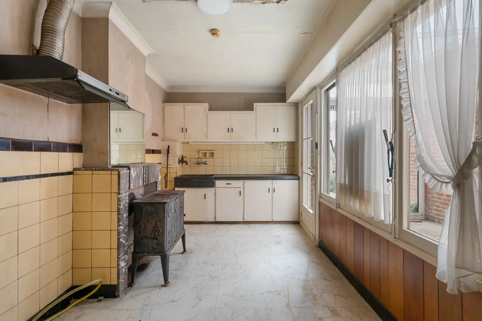 Woning met 7 slaapkamers en tuin met uitweg in Dadizele-centrum foto 6