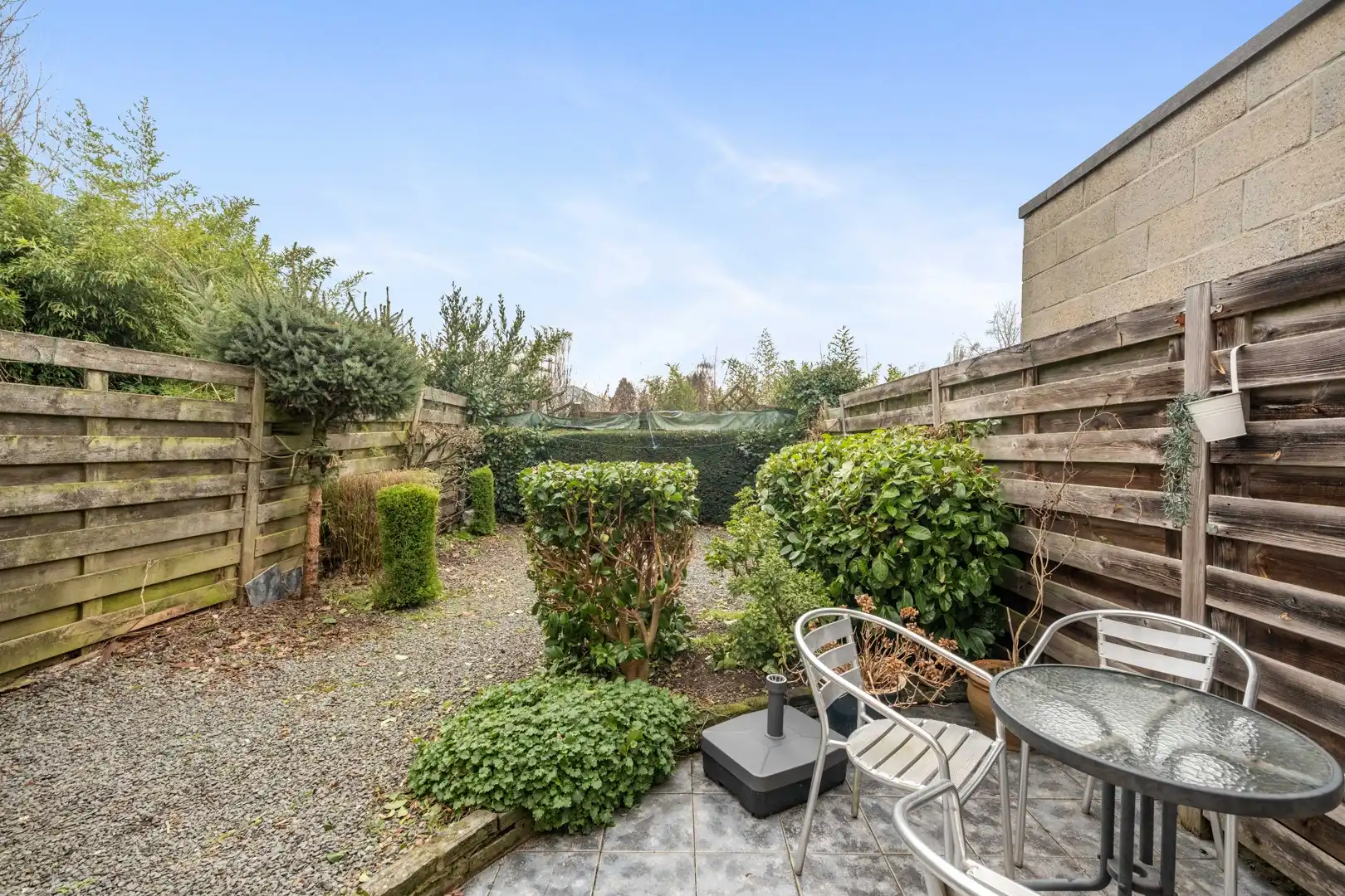 Charmante starterswoning met tuin in Flora, Merelbeke. foto 2