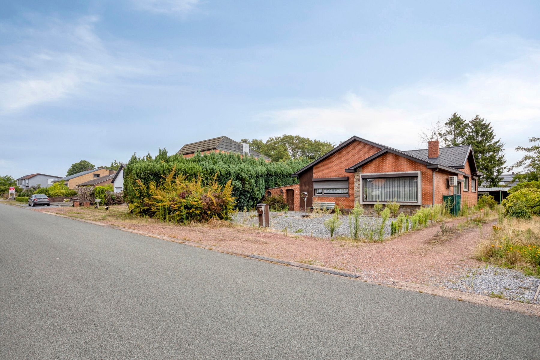 Te renoveren woning met 3 slaapkamers en tuin. foto 4