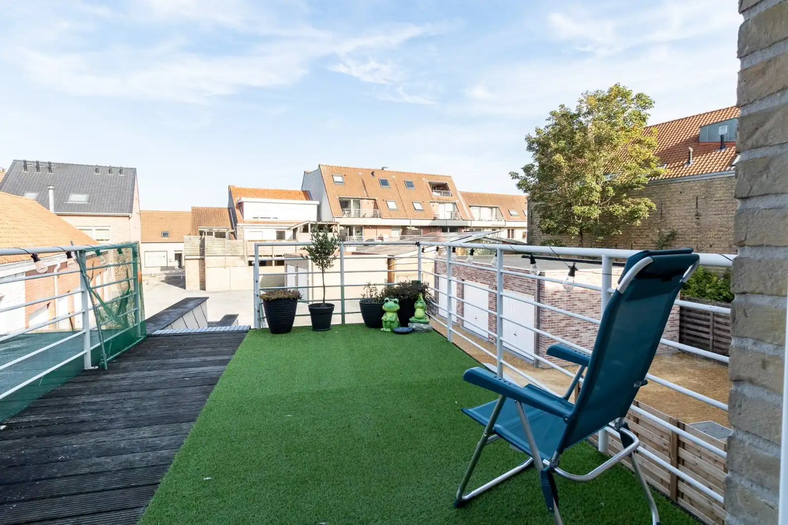 Ruim duplex appartement met zonnig terras in centrum Koekelare  foto 6