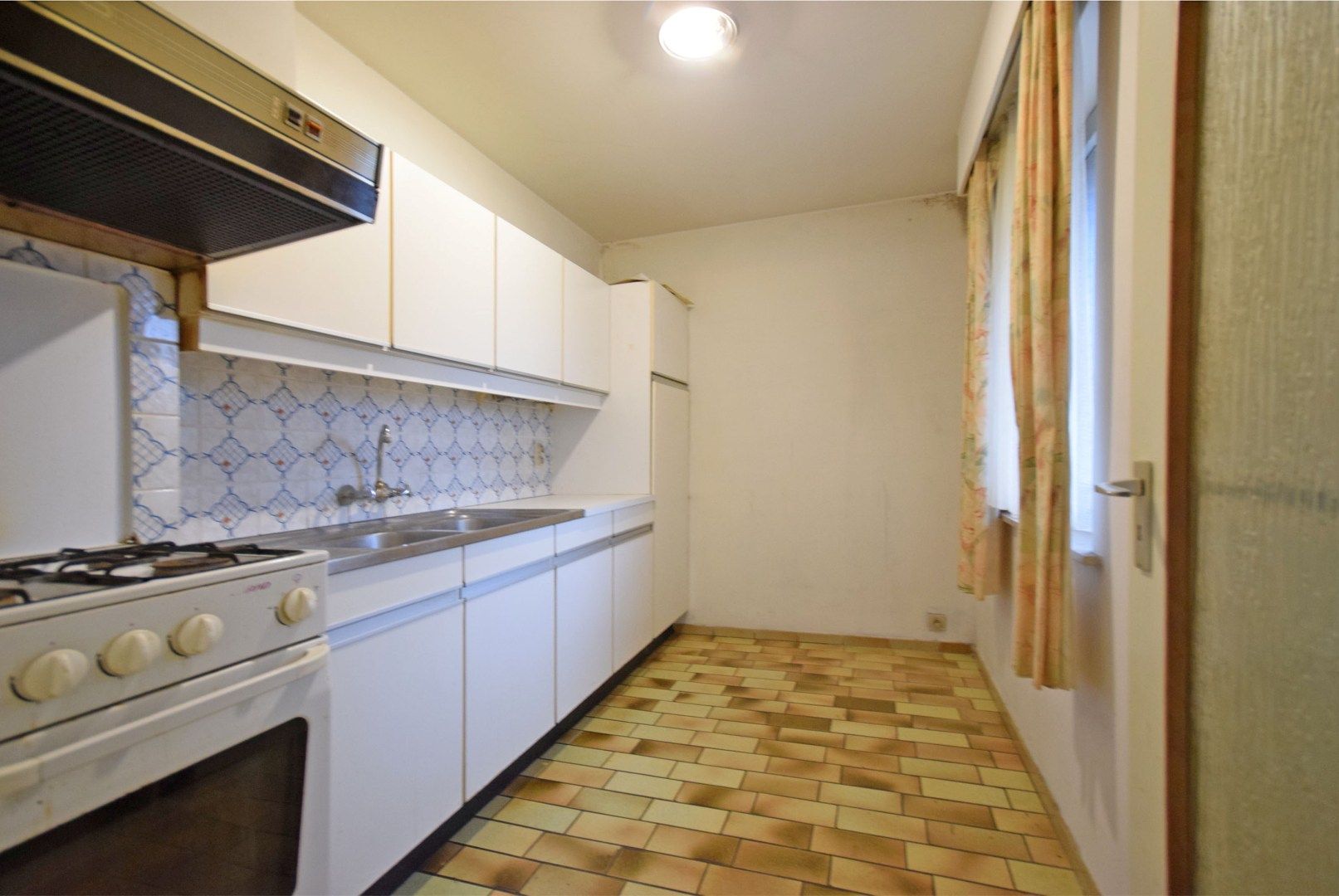 APPARTEMENT MET TWEE SLAAPKAMERS NABIJ CENTRUM ROESELARE - WONEN OF INVESTERINGSKANS foto 5