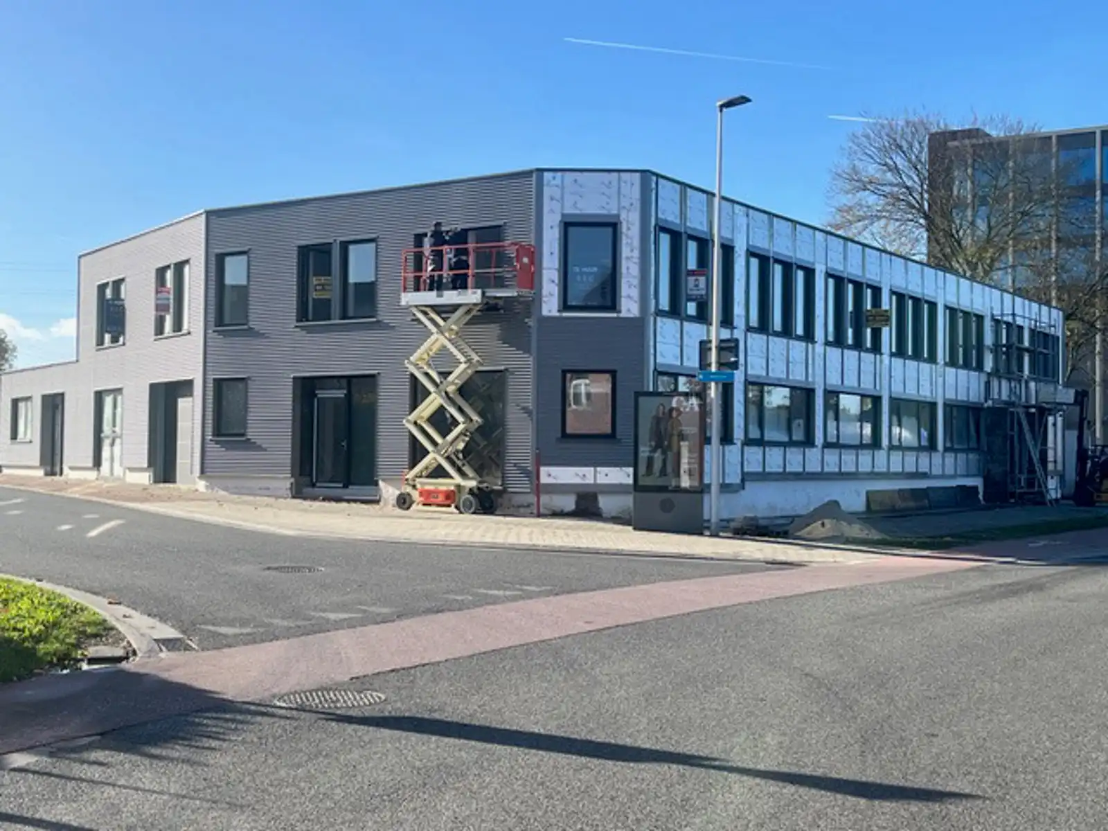 Ruimte voor ambacht en/of opslag met gezamenlijke serviceruimtes foto 2