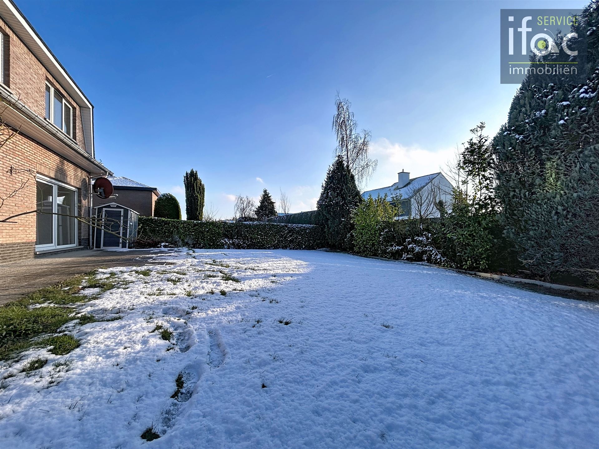 Villa met 5 slaapkamers, 2 badkamers op uitstekende locatie foto 11