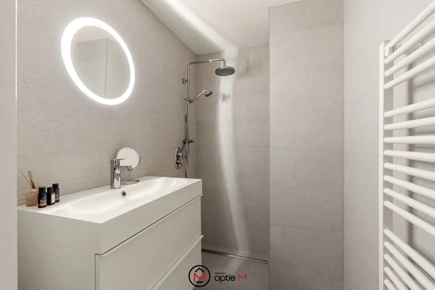 Ruim gerenoveerd appartement van 170 m² met 4 slaapkamers en twee terrassen in hartje Genk foto 17