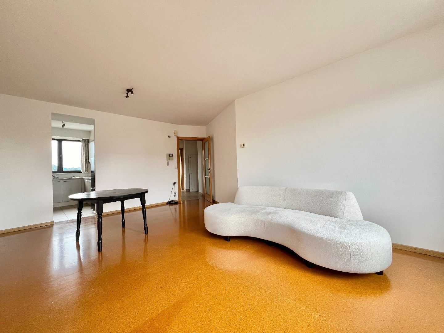 Ruim en lichtrijk appartement met 1 slpk, bew. opp. van 69m² op zeer centrale ligging! foto 4