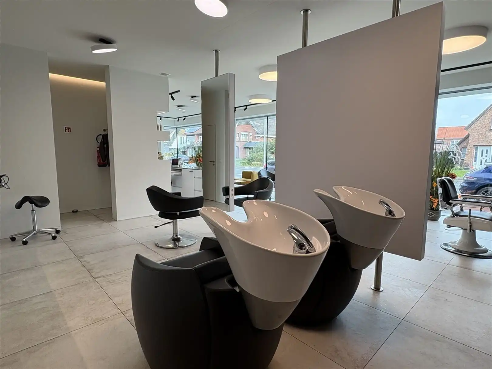 Lichtrijke & moderne handelsruimte op toplocatie in Kemzeke foto 9