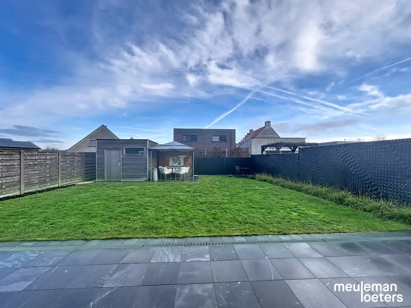 Ruime recente woning met tuin en garage foto 2