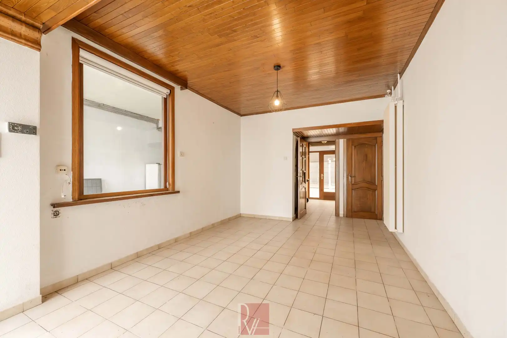 Woning met loods foto 4