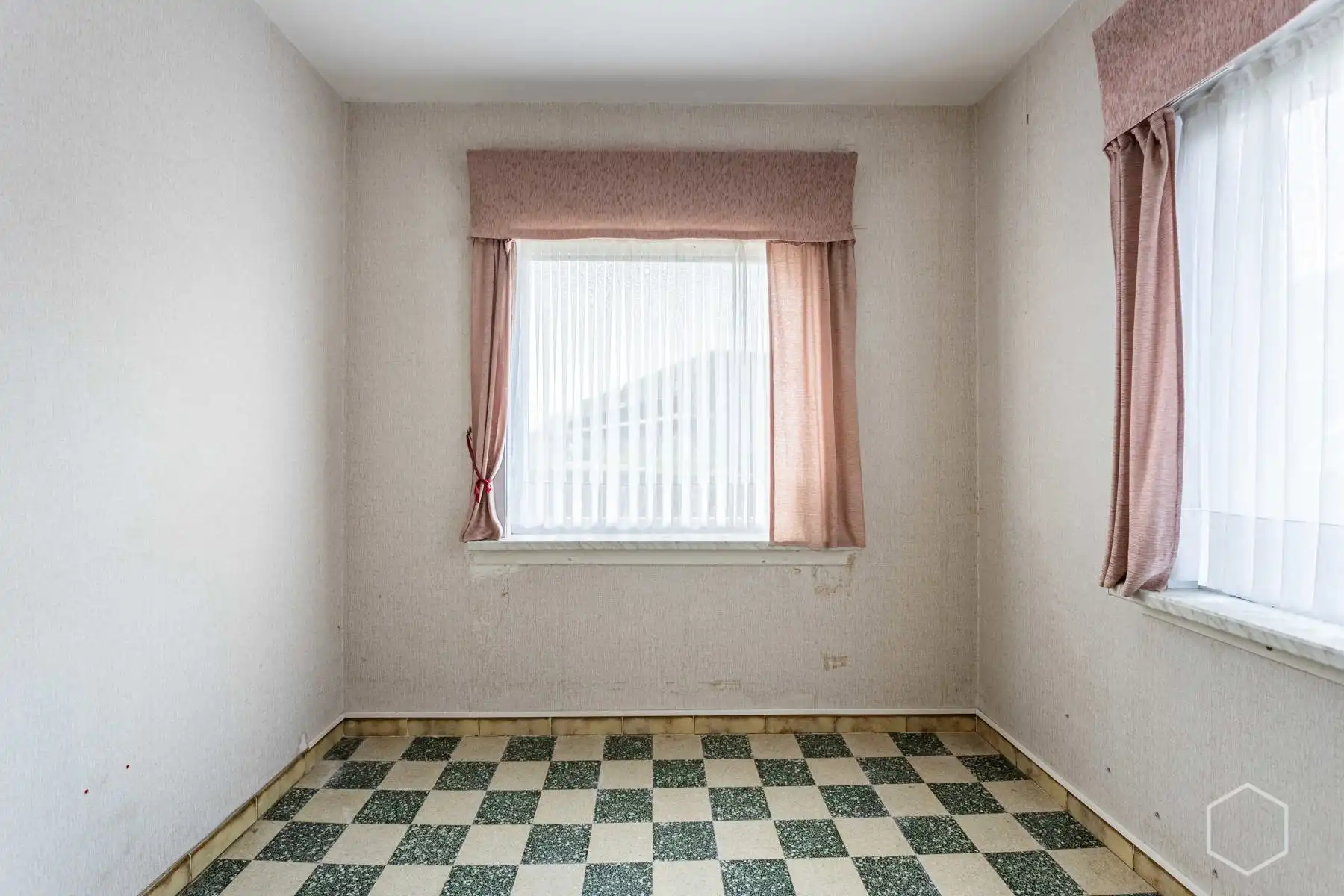 Te renoveren open bebouwing op 12a 59ca met garage van 290m² foto 8