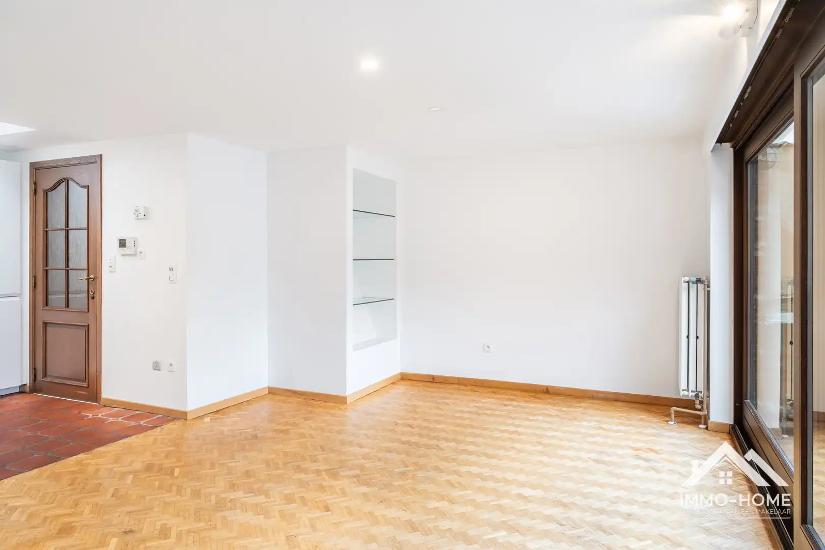 Instapklare duplex met ruim terras in hartje Lokeren foto 2