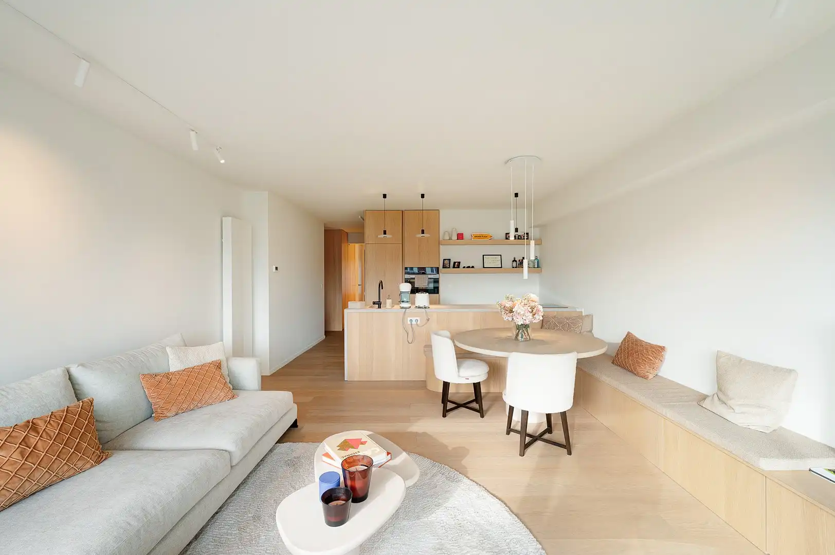 Mooi vernieuwd appartement met open uitzicht en 3 slaapkamers. foto 6