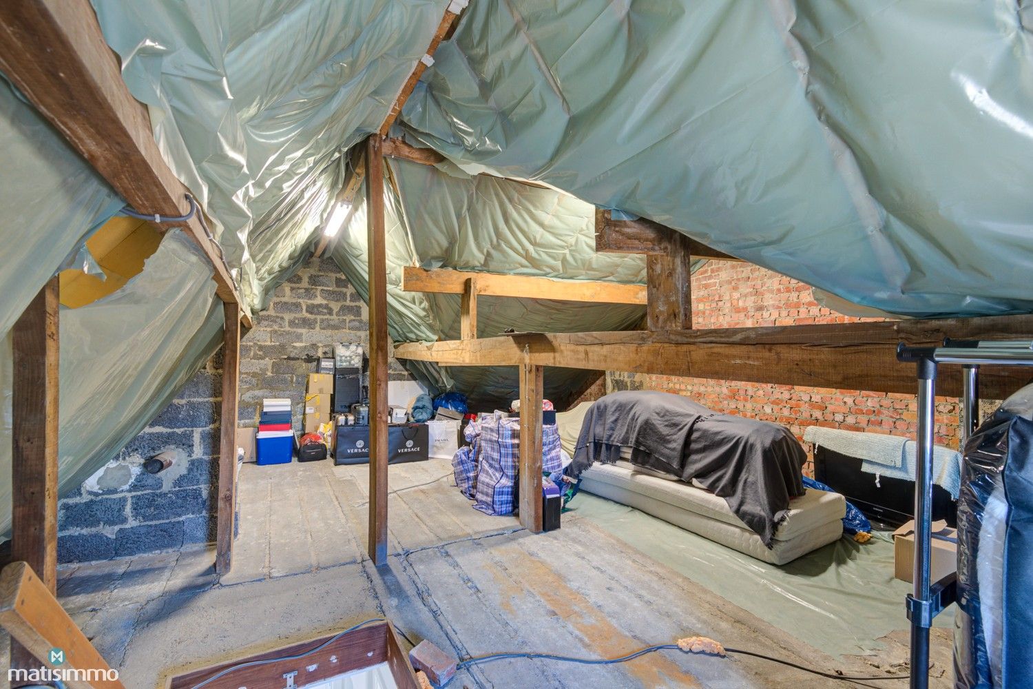GERENOVEERDE INSTAPKLARE WONING MET 3 SLAAPKAMERS OP ENKELE MINUTEN RIJDEN VAN HET CENTRUM VAN TONGEREN foto 28