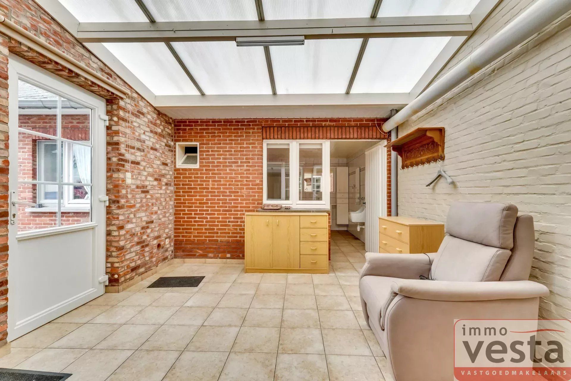 Ruime, landelijk gelegen woning op goede locatie foto 12