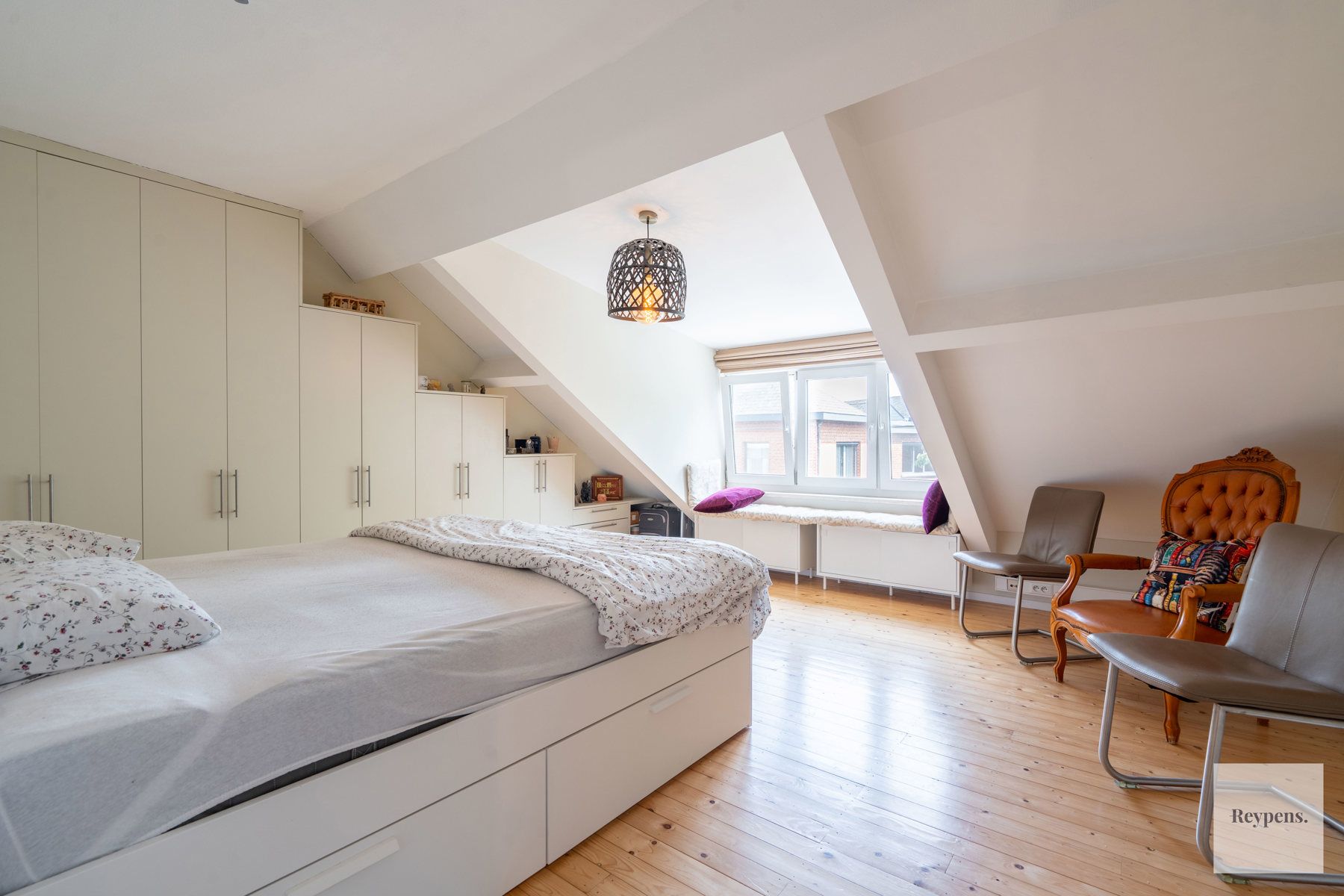 Ruim appartement in het hartje van het centrum! foto 16