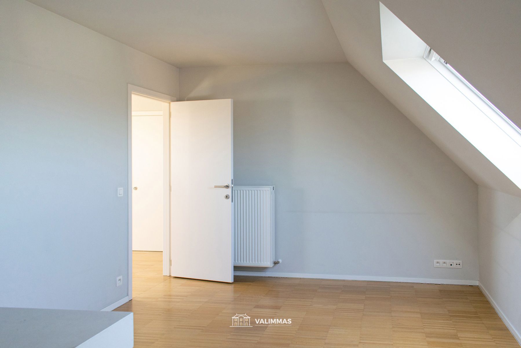 Zeer ruim duplex-appartement met terras, garage, parking... foto 18