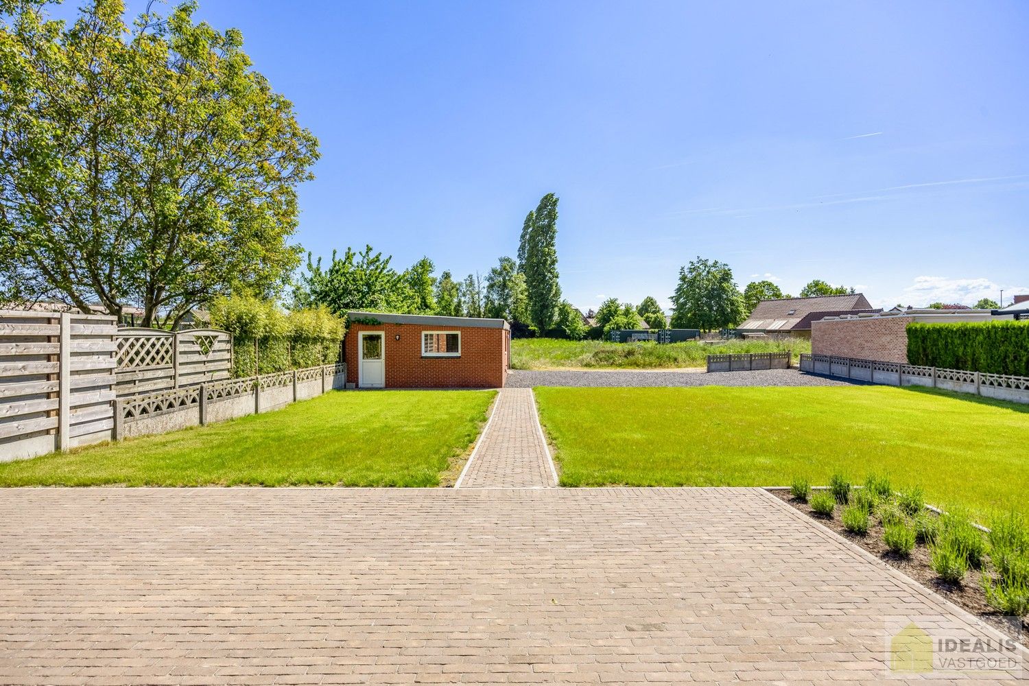 IDEALIS VASTGOED – Schitterend volledig vernieuwde woning (+- 220m²) met een heerlijke open leefruimte, 3 ruime slaapkamers, luxueuze badkamer, ruime wasplaats op een fijn zuid georiënteerd perceel! Dit heerlijke huis bevindt zich op een knap perceel van 8a 69ca in een heerlijk rustige en groene omgeving! - EEN MUST VISIT! - foto 33